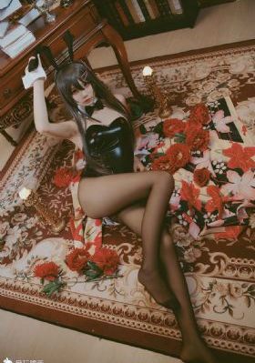 美女裸体9215无遮挡胸跳舞_超清免费电视剧