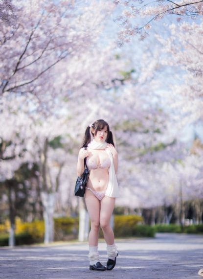 精品高潮丰满少妇毛茸茸_4K高清在线观看