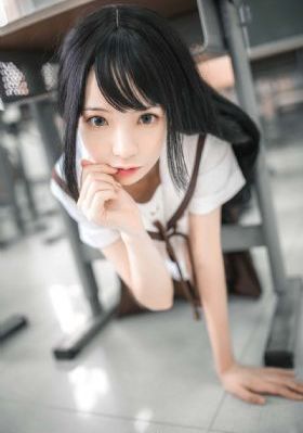 国产高跟丝袜脚交视频_电影无删减版